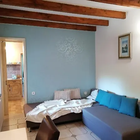 Apartment Bastya *